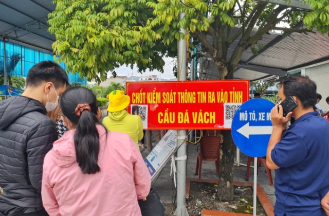 Phát hiện nhiều ca nhiễm Covid-19 mới, Quảng Ninh tăng cường