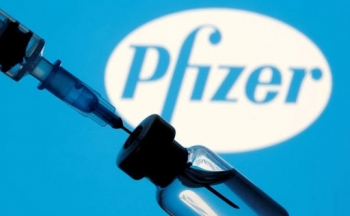 Hơn 2,6 triệu liều vaccine phòng COVID-19 Pfizer về Việt Nam