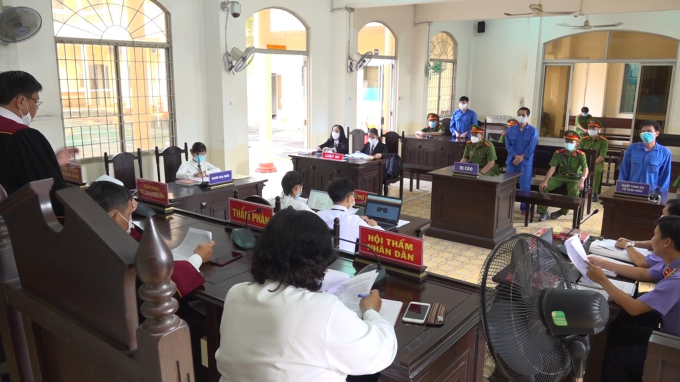 Tòa án nhân dân tỉnh An Giang đã tuyên phạt 3 bị về tội “Mua bán trái phép chất ma túy”. Đồng thời tuyên hình phạt bổ sung, phạt tiền 40 triệu đồng đối với bị cáo