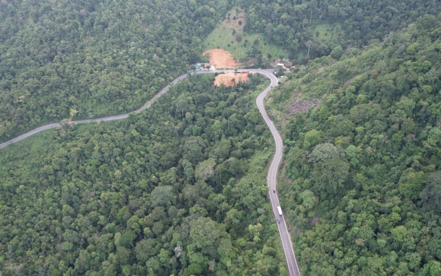 Chi&ecirc;m ngưỡng vẻ đẹp m&ecirc; hồn của đ&egrave;o Bảo Lộc từ tr&ecirc;n cao