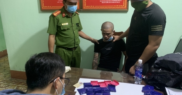 Quảng Bình: Bắt 2 đối tượng tàng trữ trái phép gần 4.000 viên ma túy tổng hợp