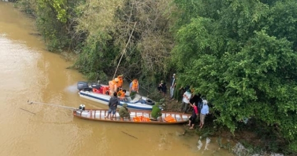 Nữ sinh lớp 8 nhảy xuống sông tự tử ở Quảng Bình