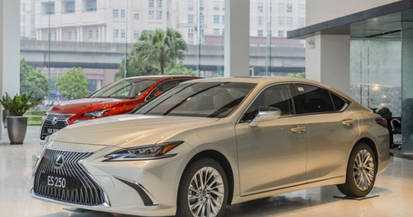 10 sedan hạng sang cỡ trung tốt nhất năm 2021