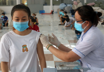 TP HCM: Các điểm tiêm không tự ý hoãn tiêm vaccine phòng COVID-19 cho trẻ em