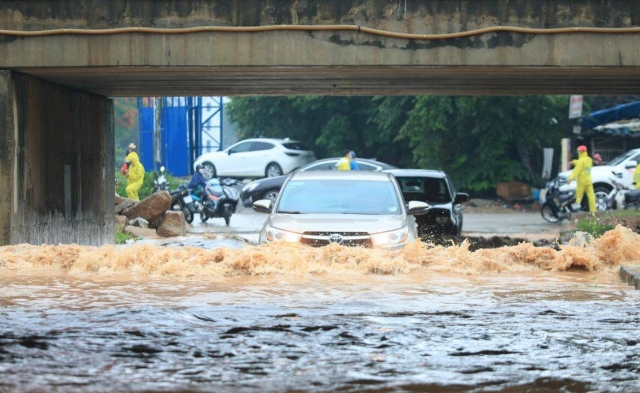 Chuyên gia mách nước để ô tô được bồi thường bảo hiểm 100% khi xe bị ngập