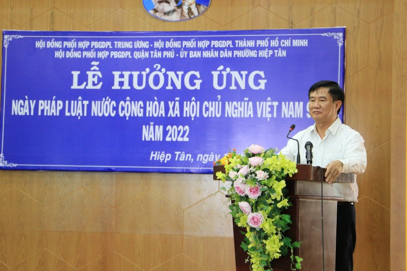 Ông Huỳnh Văn Hạnh, Giám đốc Sở Tư pháp TPHCM phát biểu tại buổi lễ. (Ảnh: Đình Phi)