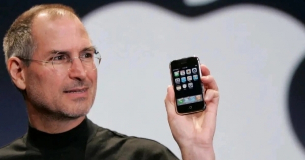 Rao bán iPhone đời đầu chưa bóc hộp với giá gần 40.000 USD