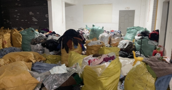 Thu giữ hơn 14 tấn quần áo không rõ nguồn gốc