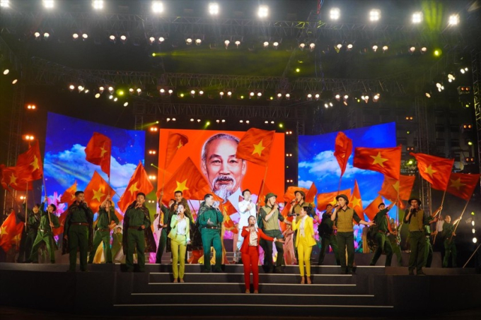 vna-potal-tp-ho-chi-minh-chuong-trinh-nghe-thuat-tet-doc-lap-bung-sang-khat-vong-dan-toc-63120473-23-13-57-6948