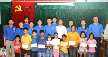 Tuổi trẻ Bộ Tư pháp chung tay cùng người dân vượt qua khó khăn sau lũ