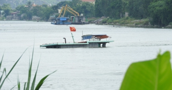 Hải Dương: Chìm tàu chở vật liệu xây dựng, 1 người tử vong