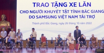 Bắc Giang: Trao tặng 150 xe lăn cho người khuyết tật