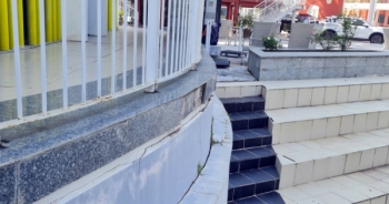 Chùm ảnh công trình hàng trăm tỷ đồng ở Quảng Ninh mới sử dụng đã xuống cấp