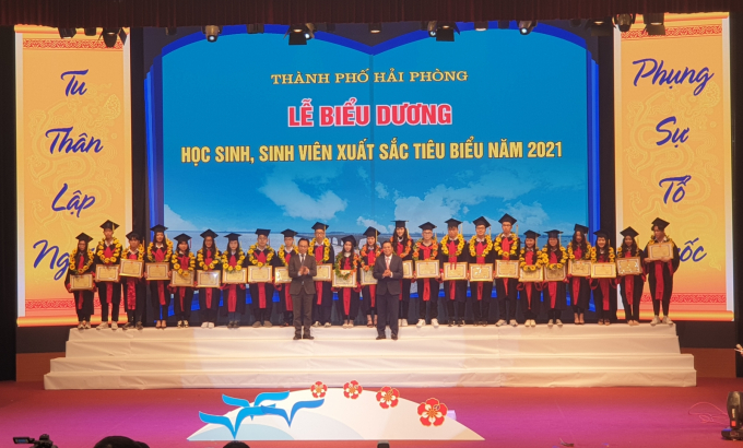 Lễ biểu dương học sinh, sinh viên xuất sắc tiêu biểu TP Hải Phòng năm 2021.