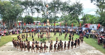 Không gian văn hoá Cồng chiêng vang lên từ trong trường học tại Kon Tum