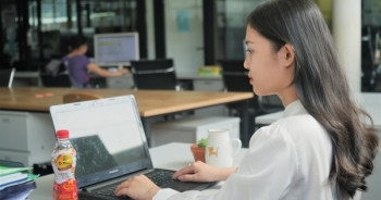 Ám ảnh “con nhà người ta” và cách vượt qua áp lực đồng trang lứa của nhiều người trẻ