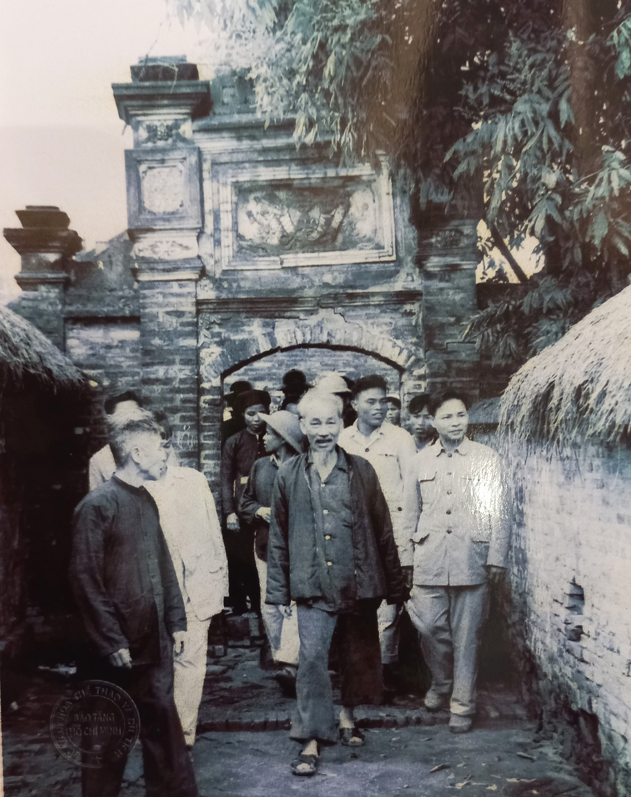 1696329347035_CTHCM tham thon Long Tri