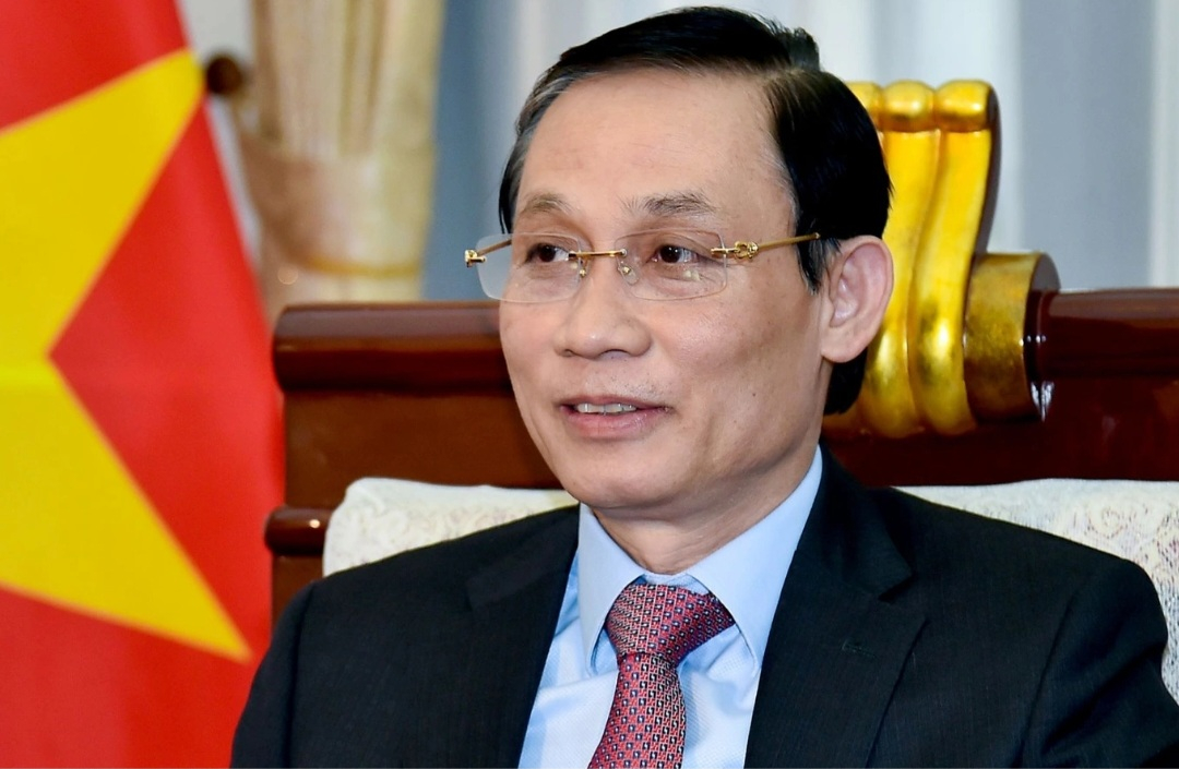 &Ocirc;ng L&ecirc; Ho&agrave;i Trung, Trưởng Ban Đối ngoại Trung ương, được bầu l&agrave;m Ủy vi&ecirc;n Ban B&iacute; thư kh&oacute;a XIII (Ảnh: B&aacute;o Quốc tế).