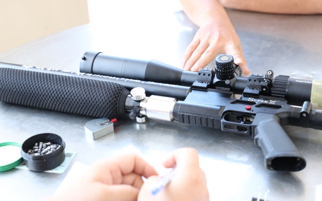 Tây Ninh: Vận động thu hồi 6 khẩu súng hơi và 210 viên đạn