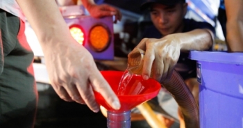 Người dân khu đô thị Thanh Hà tiếp tục "mỏi mòn" chờ nước sạch