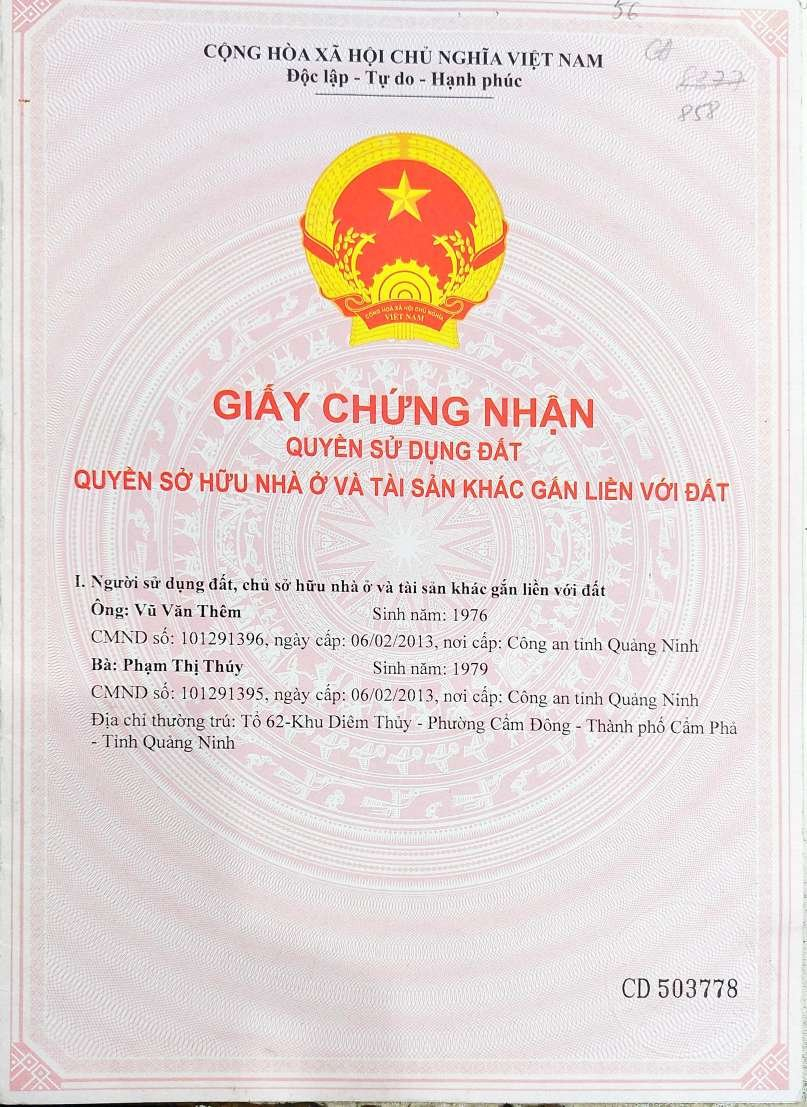 Mặt trước của giấy chứng nhận quyền sử dụng đất của ông Vũ Văn Thêm và bà Phạm Thị Thuý được UBND TP Cẩm Phả cấp.