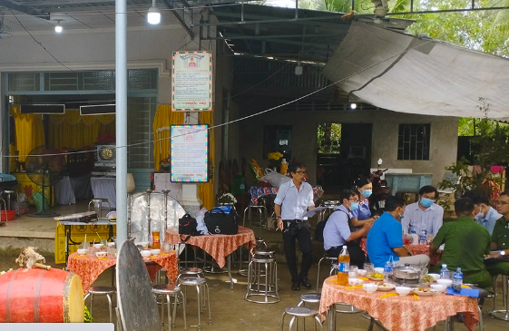 Bắt giữ nam thanh ni&ecirc;n 14 tuổi bỏ thuốc độc v&agrave;o sữa khiến cha v&agrave; b&agrave; nội tử vong