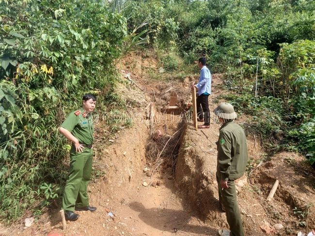 Một cửa hầm đối tượng Đặng Hữu Thọ cùng đồng bọn đào để khai thác vàng trái phép. Ảnh Công an Lai Châu