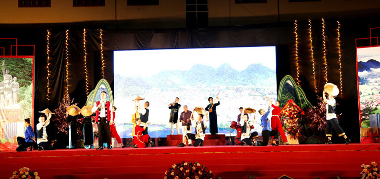 Các chương trình văn hóa, văn nghệ đặc sắc được tổ chức phục vụ nhân dân và du khách tại lễ khai mạc