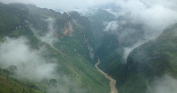 Hà Giang: “ngỡ ngàng” trước màu tím biếc của hoa tam giác mạch