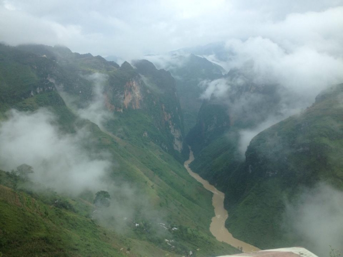 N&uacute;i rừng H&agrave; Giang l&uacute;c buổi s&aacute;ng mai