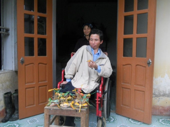 Nhờ c&oacute; chuồn chuồn tre m&agrave; anh Hảo đ&atilde; t&igrave;m được nhiều niềm vui trong cuộc sống