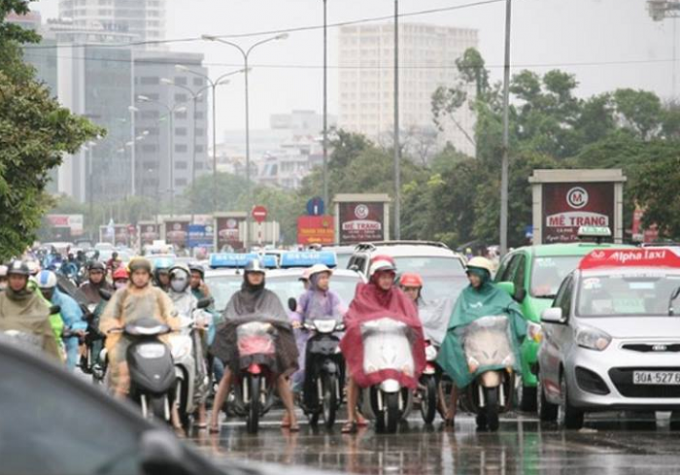 Đến 10h s&aacute;ng c&ugrave;ng ng&agrave;y, t&igrave;nh trạng &ugrave;n tắc, kẹt cứng đ&atilde; giảm đ&aacute;ng kể tr&ecirc;n nhiều tuyến phố tại Thủ đ&ocirc; (Ảnh: Văn Đại)