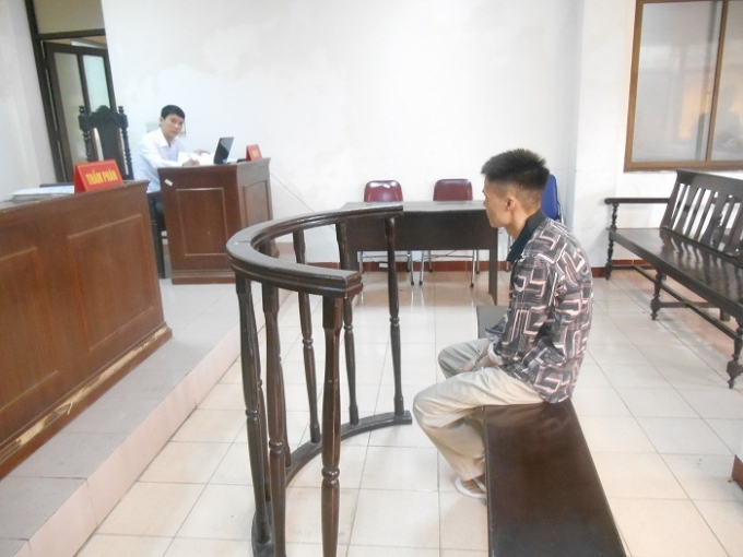 Bị c&aacute;o Cao Xu&acirc;n Tuấn trước v&agrave;nh m&oacute;ng ngựa (Ảnh: Nguyễn Xinh)