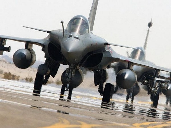 M&aacute;y bay chiến đấu của Ph&aacute;p. (Ảnh: AP)