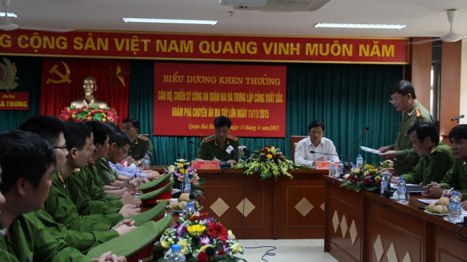 To&agrave;n cảnh buổi lễ biểu dương, khen thưởng tại C&ocirc;ng an Quận Hai B&agrave; Trưng chiều 12/11.