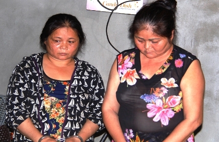 bắt 4 đối tượng mua b&aacute;n ma t&uacute;y tại nh&agrave;