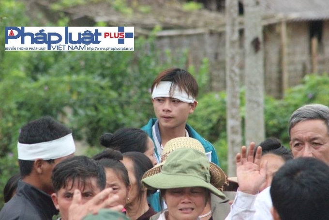 Ch&ugrave;m ảnh: Đau thương tiễn đưa nạn nh&acirc;n vụ thảm kịch Y&ecirc;n B&aacute;i