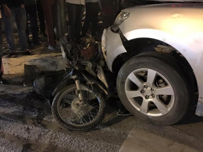 Chiếc xe m&aacute;y bị &ocirc; t&ocirc; t&ocirc;ng gần như hư hỏng ho&agrave;n to&agrave;n