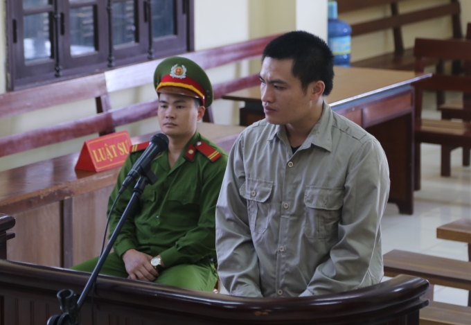 Bị c&aacute;o&nbsp;Lương Trường Chinh trước v&agrave;nh m&oacute;ng ngựa&nbsp;(Ảnh: X.Th&aacute;i)