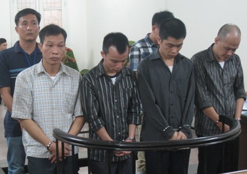 Nh&oacute;m c&aacute;n bộ&nbsp;TTGD hướng nghiệp H&agrave; Nội trước v&agrave;nh m&oacute;ng ngựa (Ảnh: T.T)