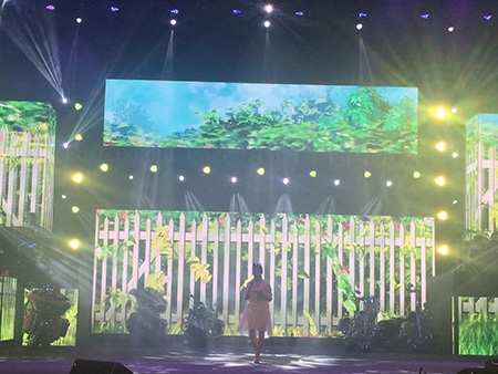 Lệ Quy&ecirc;n bản hit