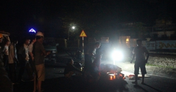 Nghệ An: Qua đường sắt bất cẩn, một công nhân bị tàu đâm chết