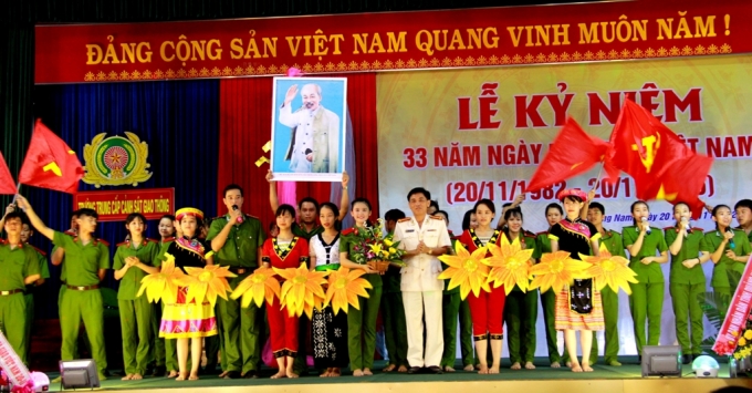 Hoạt động văn nghệ ch&agrave;o mừng ng&agrave;y nh&agrave; gi&aacute;o Việt Nam