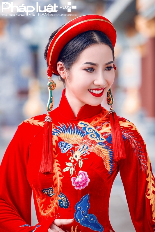 Ảnh: Ho&agrave;ng Trung - Trang điểm: Trang Makeup