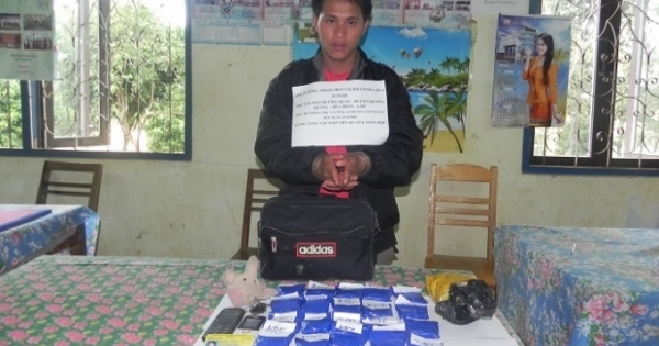 Bắt khẩn cấp kẻ vận chuyển 4.000 viên ma túy tổng hợp