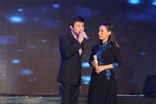 Cặp song ca ăn &yacute; Phi Nhung v&agrave; Th&aacute;i Ch&acirc;u