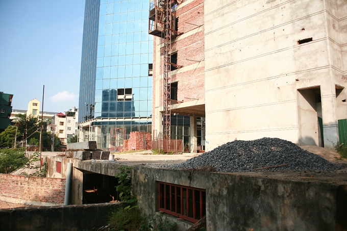 Từ đ&oacute; đến nay, c&ocirc;ng tr&igrave;nh n&agrave;y vẫn chưa ho&agrave;n thiện v&agrave; rơi v&agrave;o t&igrave;nh trạng