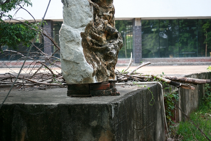 18 năm, c&ocirc;ng tr&igrave;nh n&agrave;y vẫn nằm im l&igrave;m chưa biết khi n&agrave;o mới ho&agrave;n th&agrave;nh