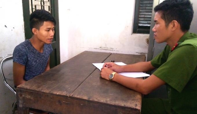 Đối tượng Xeo Văn Nhi được lấy lời khai tại cơ quan điều tra (Ảnh: N.T)