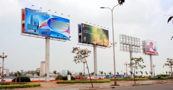 Hà Nội: Những bất cập đến từ tấm biển quảng cáo thương mại